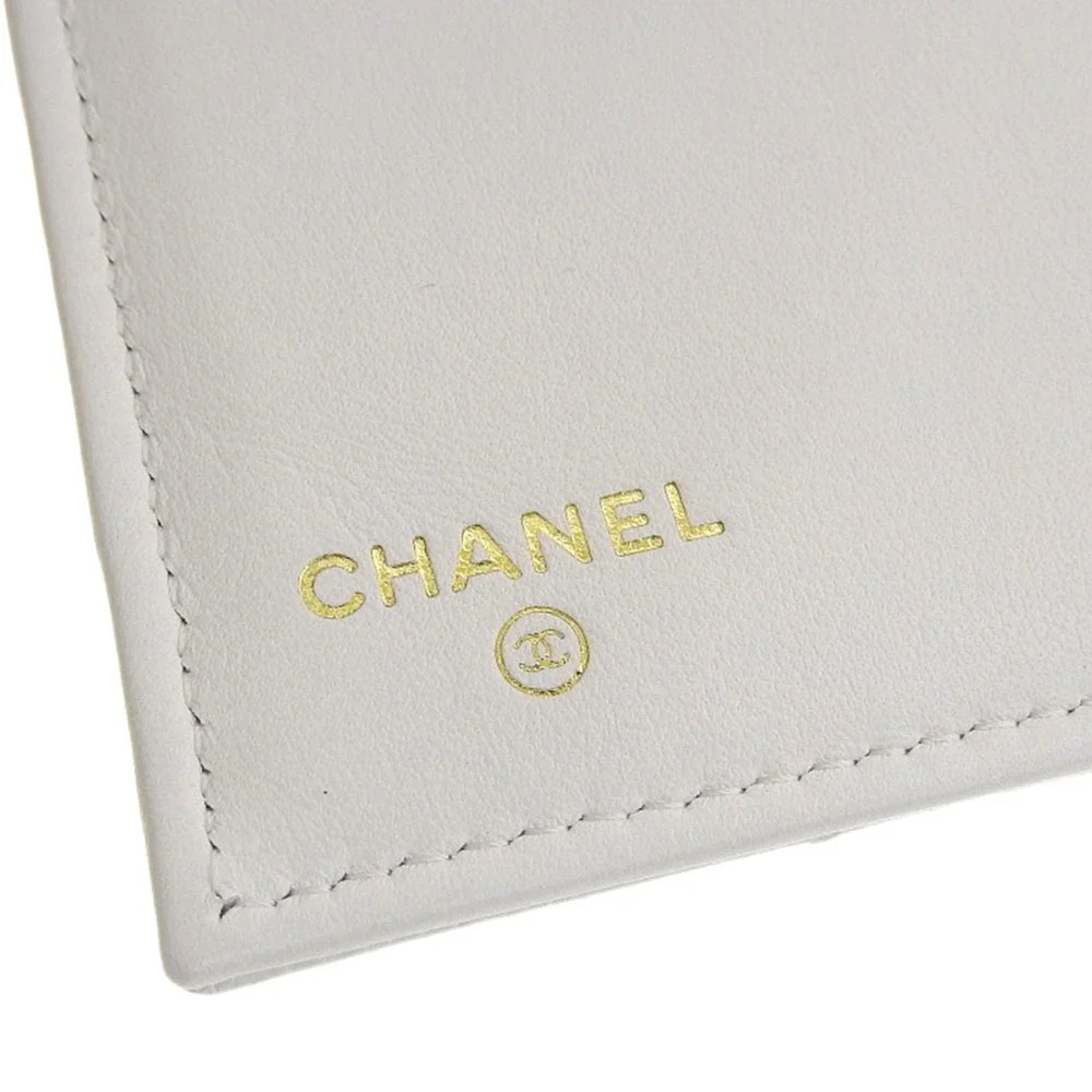 CHANEL White Caviar Leather Logo Wallet